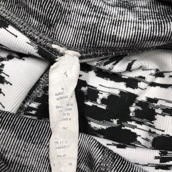 LULULEMON Fast Free Tight Pants Women 6 Black Camo Stretch Legging Athleisure - Picture 11 of 16